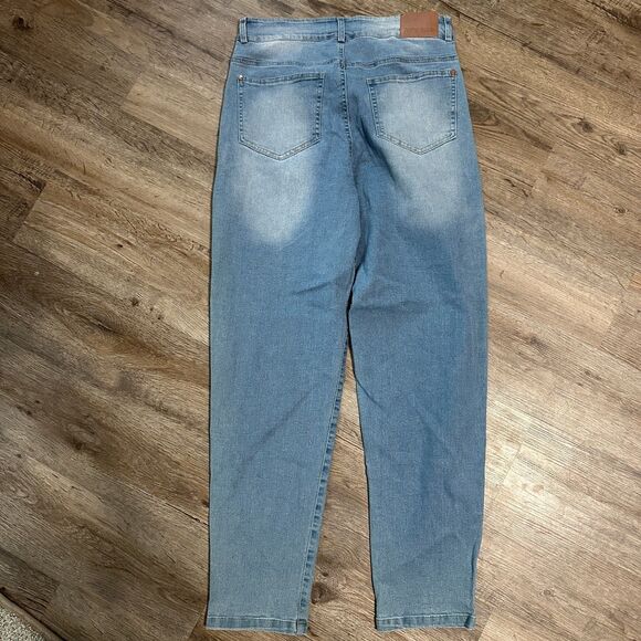 Judy Blue Womens Mid Rise Light Wash Straight Jeans Size Medium - Picture 2 of 6